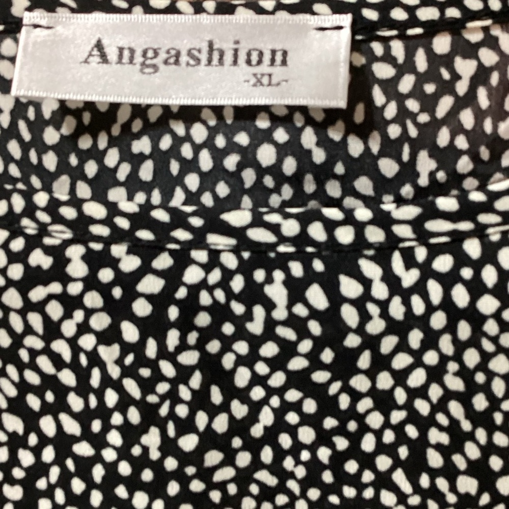 Angashion Black and White Patterned Top